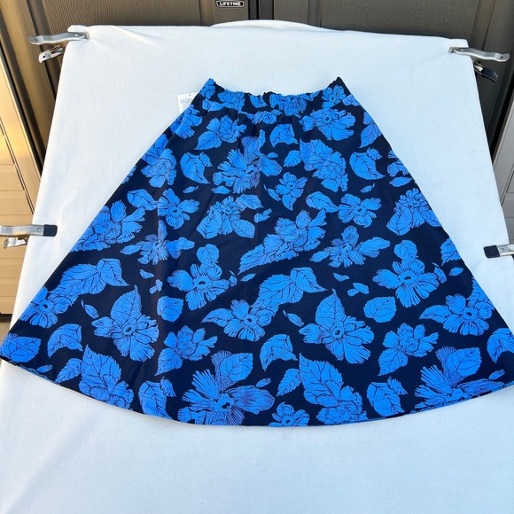 Lululemon Stretch Woven Ruffle Waist Midi Skirt Blue Floral Relaxed Fit Size L - Picture 9 of 10